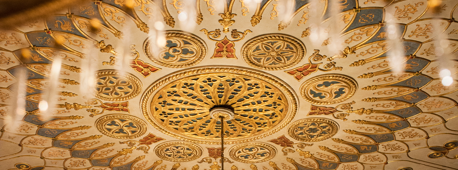 Soffitto decorato del Teatro Goldoni di Venezia